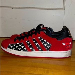 adidas Superstar Chicago Bulls Shoes - size 11.5